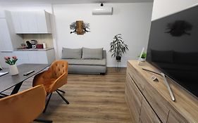 Sika Sunny Garden Apartment