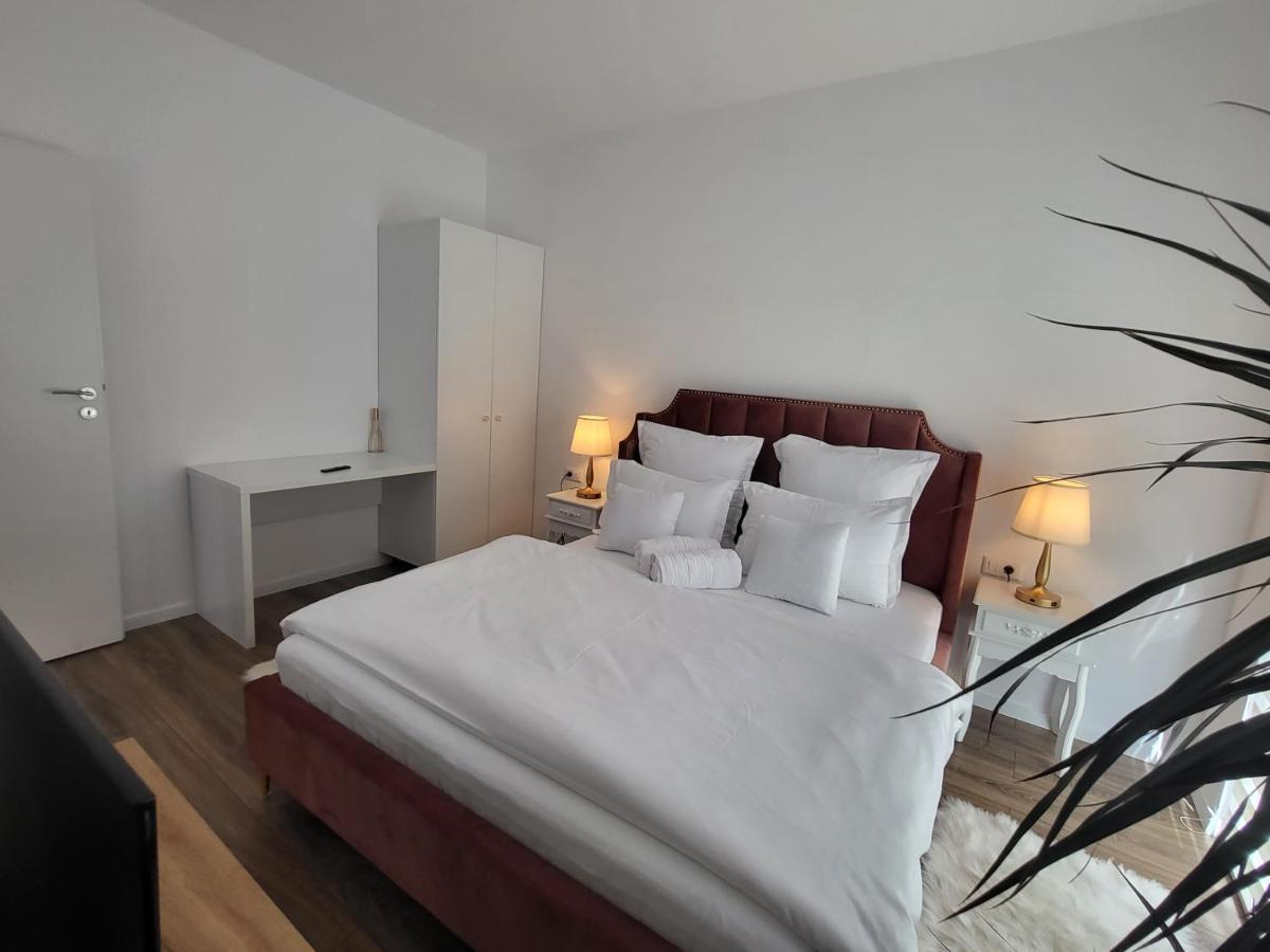 Sika Sunny Garden Apartment Arad Esterno foto